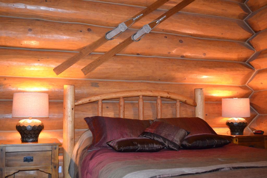 Yoho Chalets Villa Golden Esterno foto
