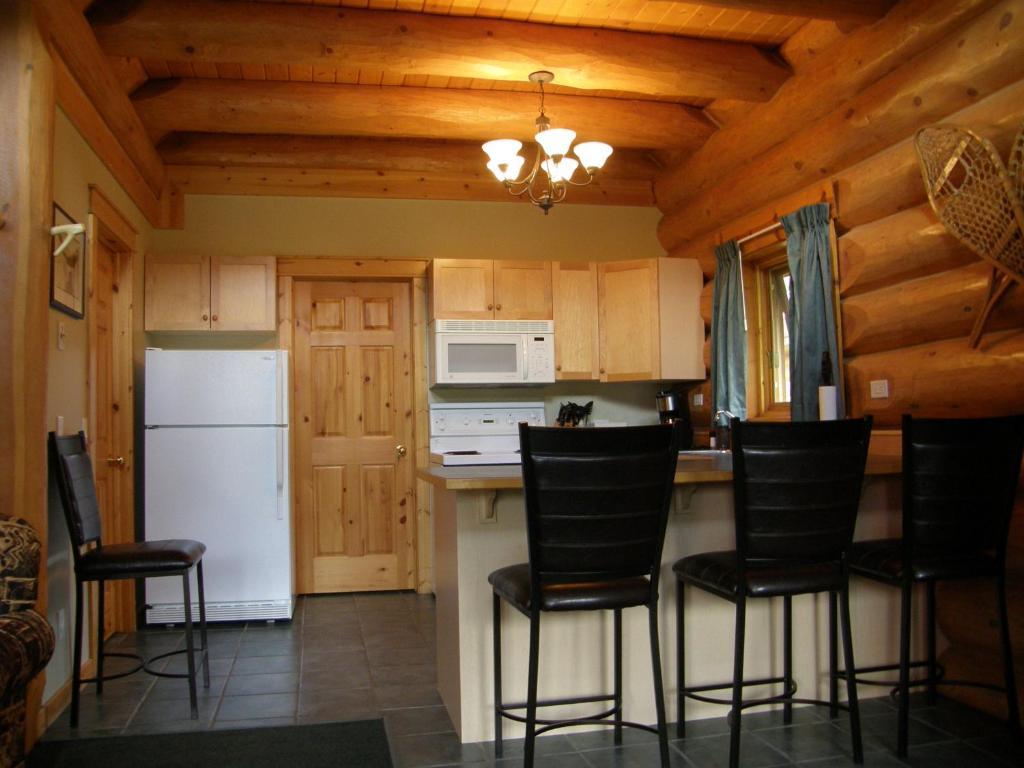 Yoho Chalets Villa Golden Camera foto